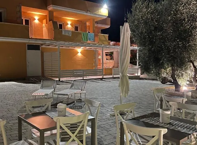 Alojamento de Acomodação e Pequeno-almoço La Corte Del Sole 4*